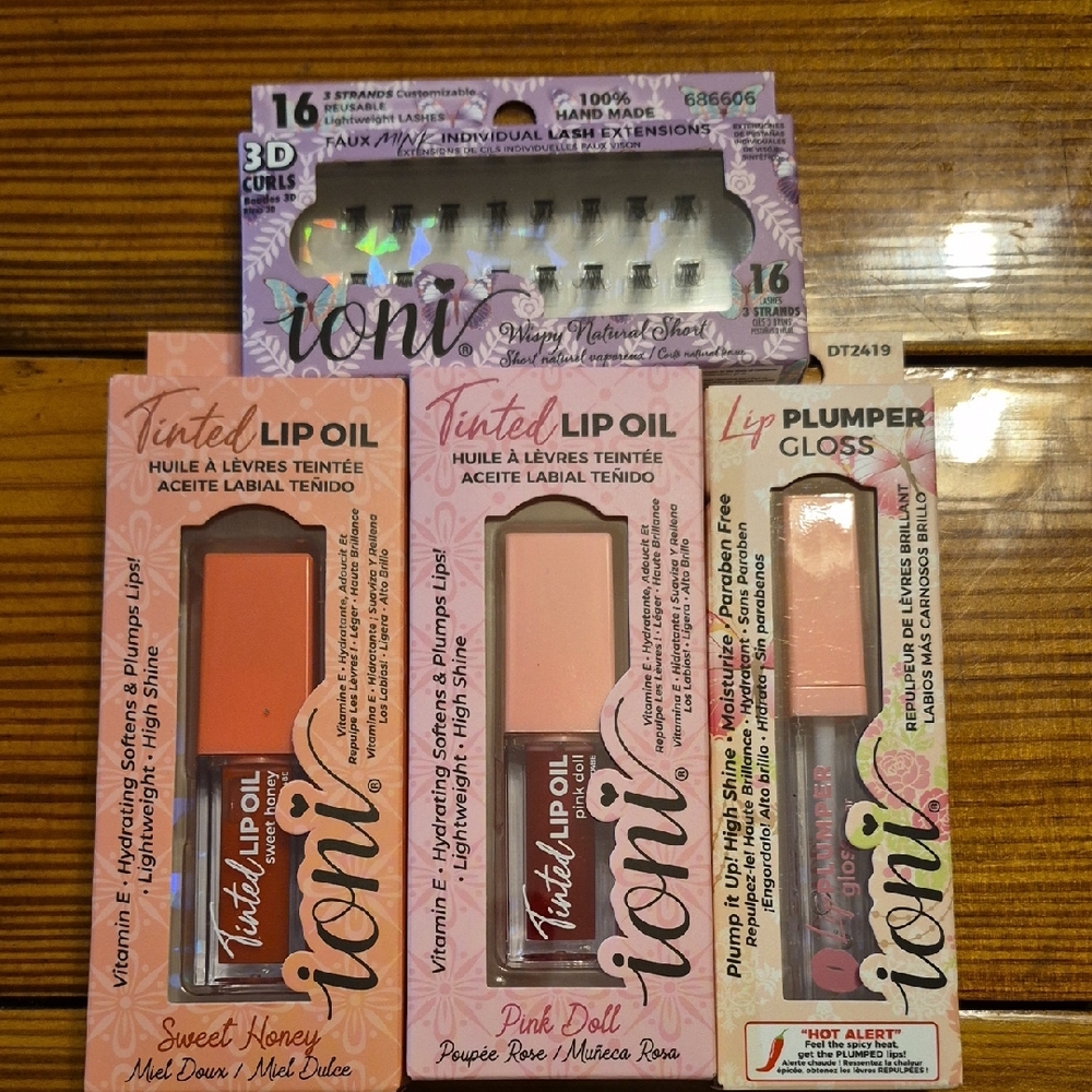 Ioni 4 Pc Set- 2 Lip Oil, Lip Plumper Gloss, Lashes